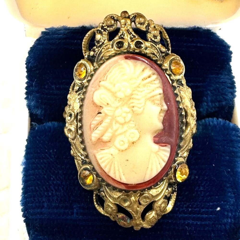 Czechoslovakia antique Art Deco gold tone brass resin cameo adjustable ring